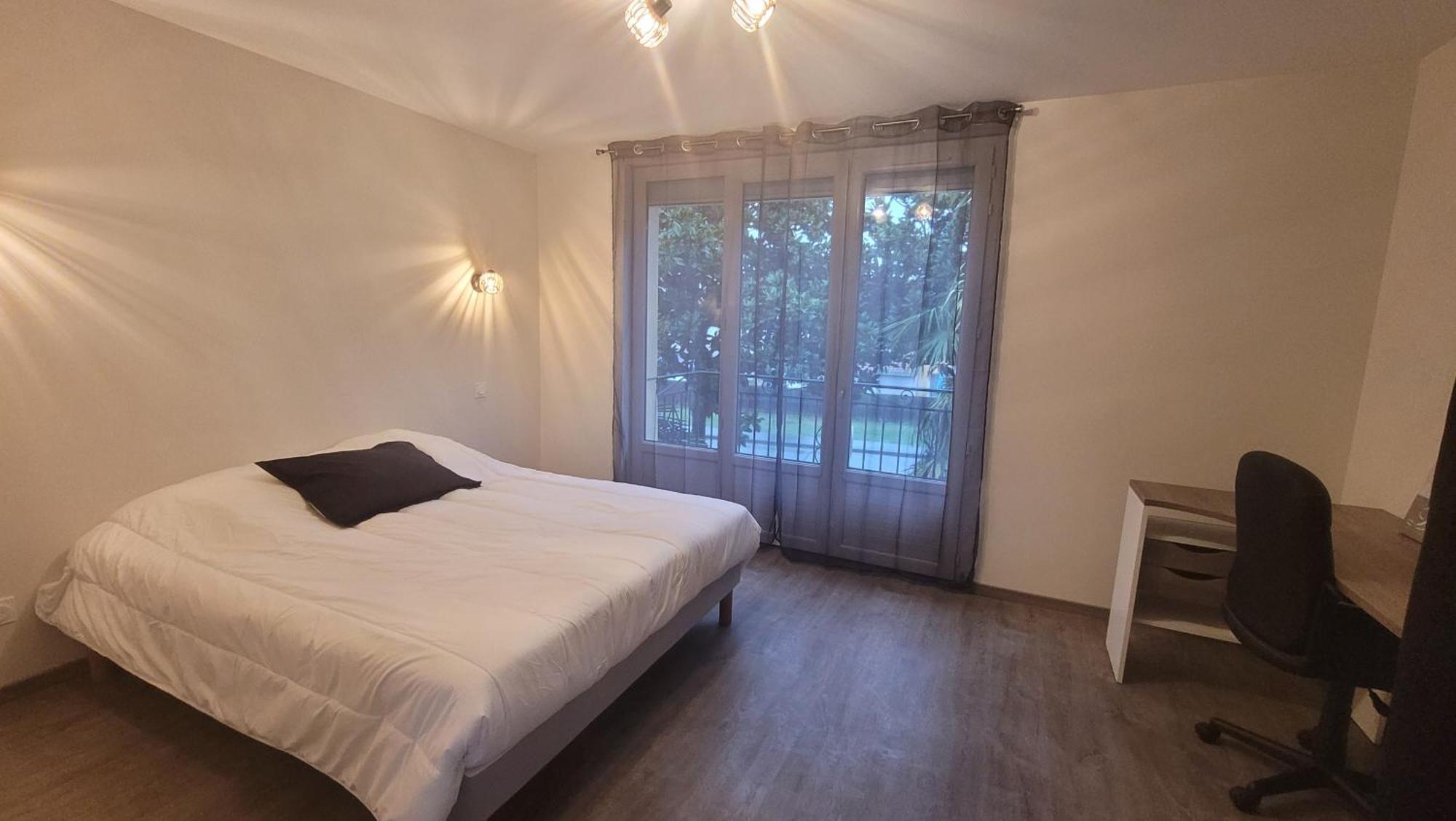Bel Appartement T5 Neuf Avec 4 Chambres Tarbes Exterior photo